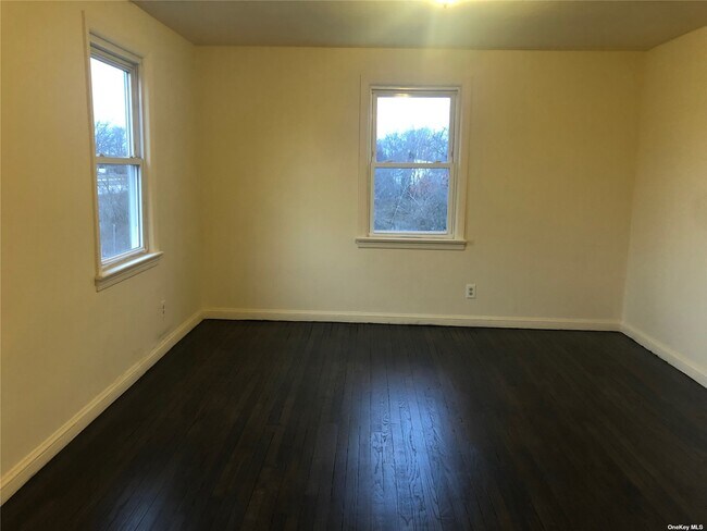 Building Photo - 166 Garfield Ave