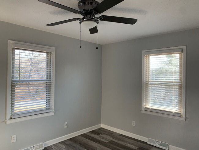 Building Photo - Split Foyer in Campbell County off 460