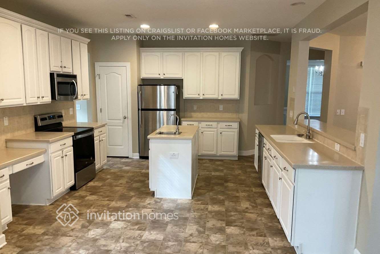 Building Photo - 6302 Crosshall Pl