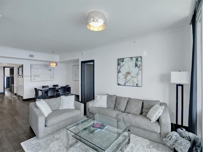 Building Photo - 17875 Collins Ave