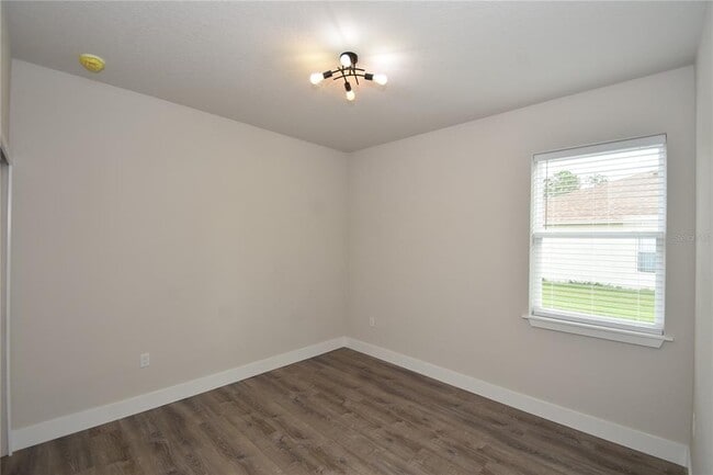 Building Photo - 20 Uniondale Pl