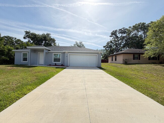 Building Photo - Spacious & Modern Inverness Gem – Your Dream 3-Bed Home!