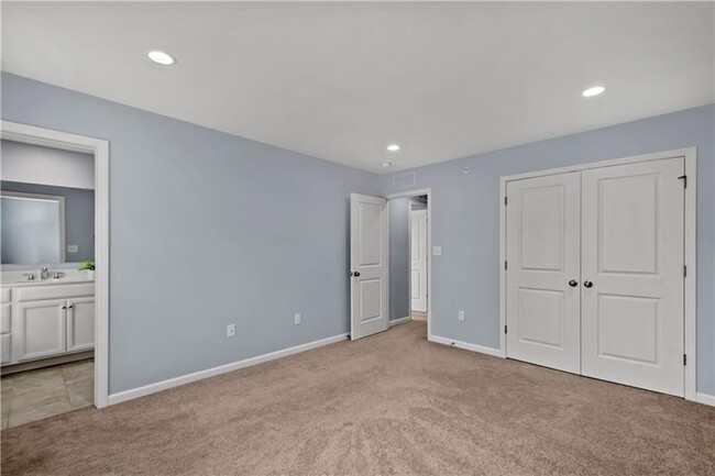 Building Photo - 2116 Westcott Ln