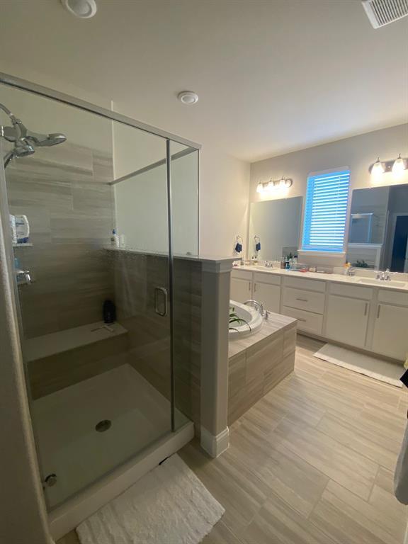 Building Photo - 2008 Naples Dr