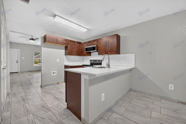 Building Photo - 5304 Carol Ave