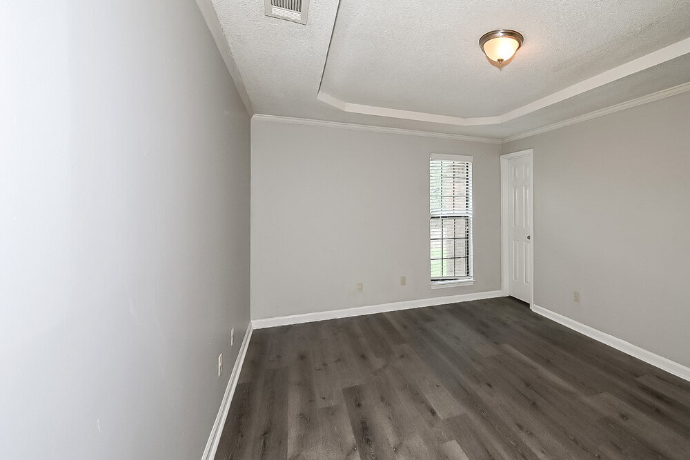 Building Photo - 6594 Pine Top Cir N