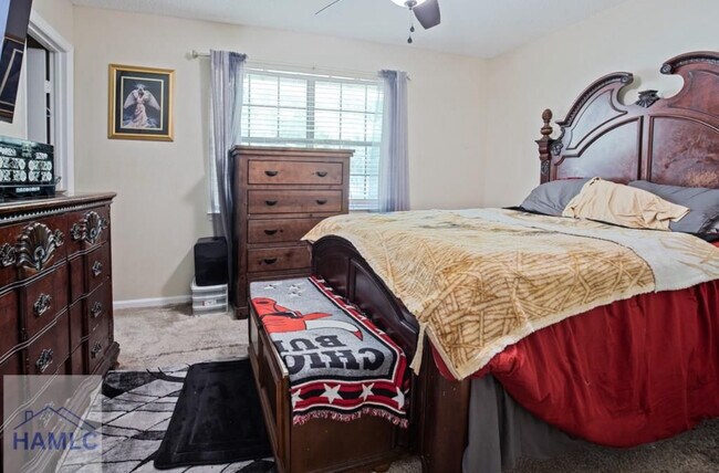 Building Photo - 615 Scott St