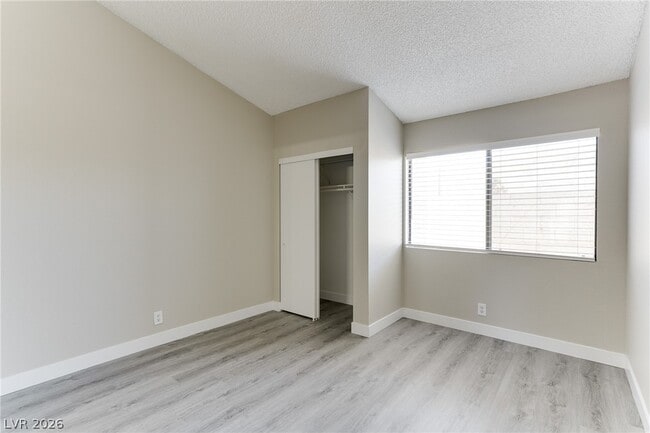 Building Photo - 830 N Sloan Ln