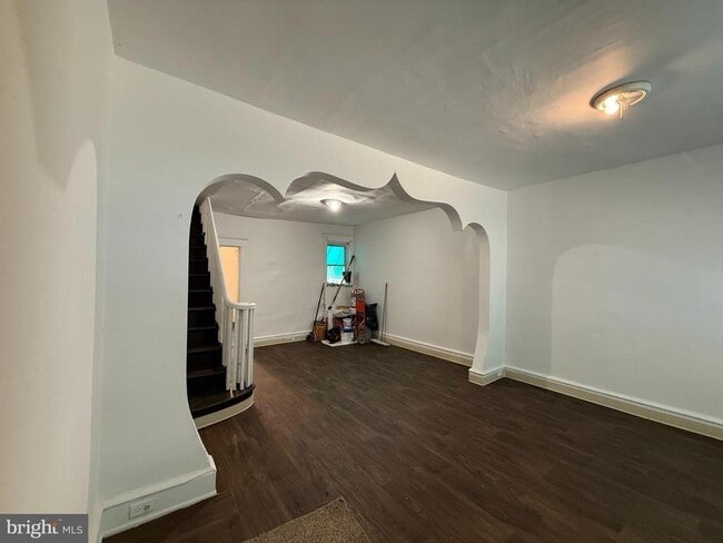 Building Photo - 1504 S Dover St