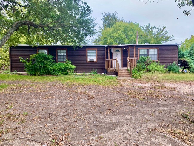Building Photo - Spacious updated 3 bedroom, 2 bathroom home on acreage