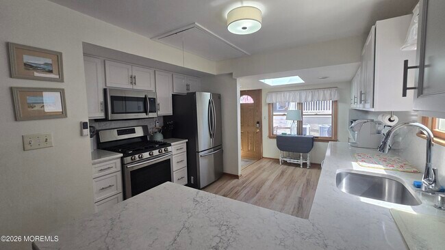 Building Photo - 276 1st Ave