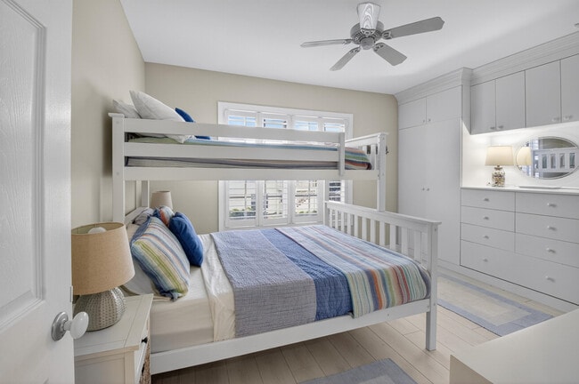 Building Photo - 817 N Ocean Blvd