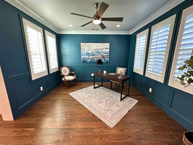 Building Photo - Stunning 4 Bedroom, 2.5 Bath Lawrence Ranch Home With Solar