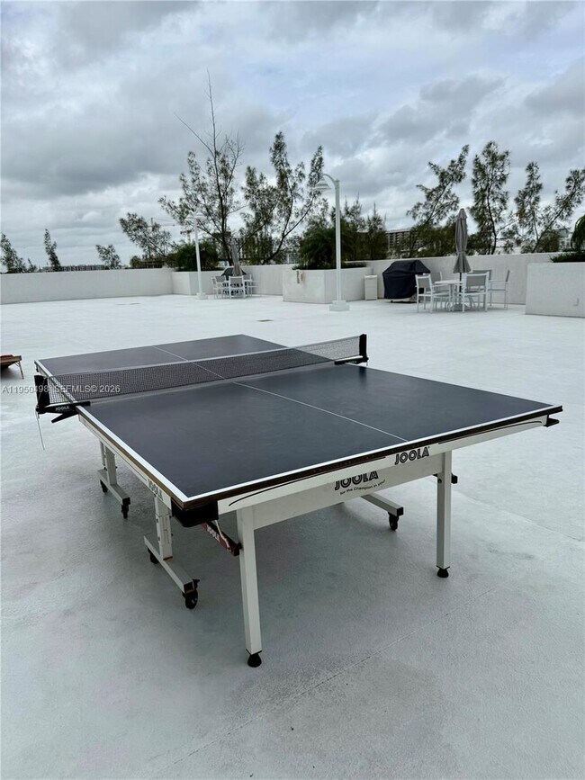 Building Photo - 275 NE 18th St