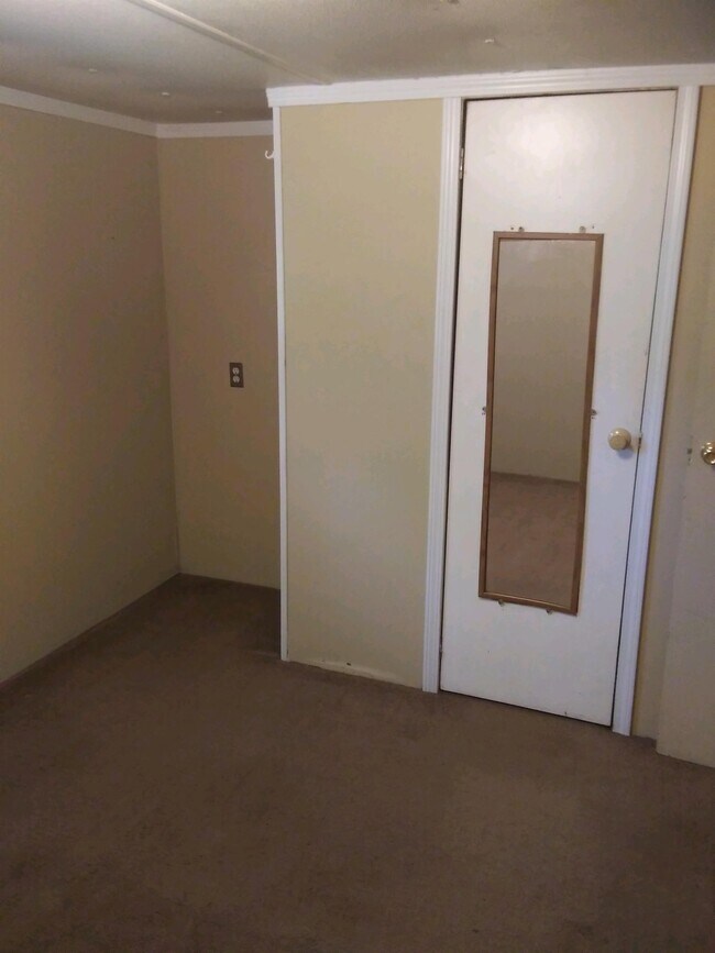 Building Photo - 1401 I-20 Frontage