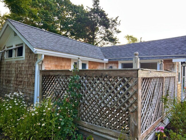 Building Photo - 6-5 5th St