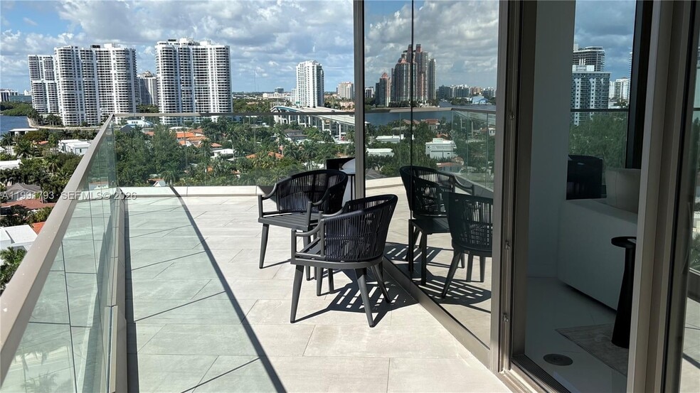 Building Photo - 18975 Collins Ave