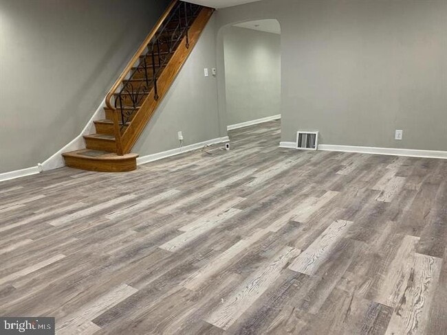 Building Photo - 206 E Walnut Park Dr