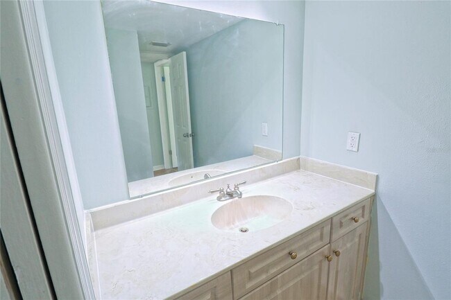 Building Photo - 2450 Heron Terrace