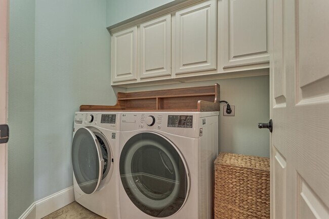 Building Photo - 87 W Honey Grove Pl