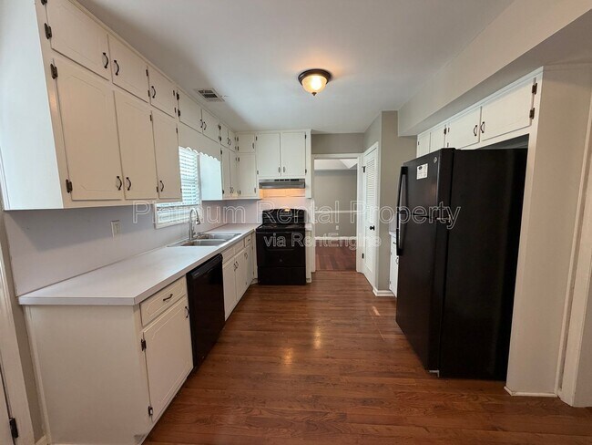 Building Photo - 240 Carter Rd