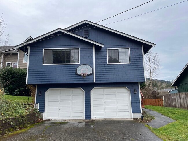 Primary Photo - 3422 Lindsay Ave