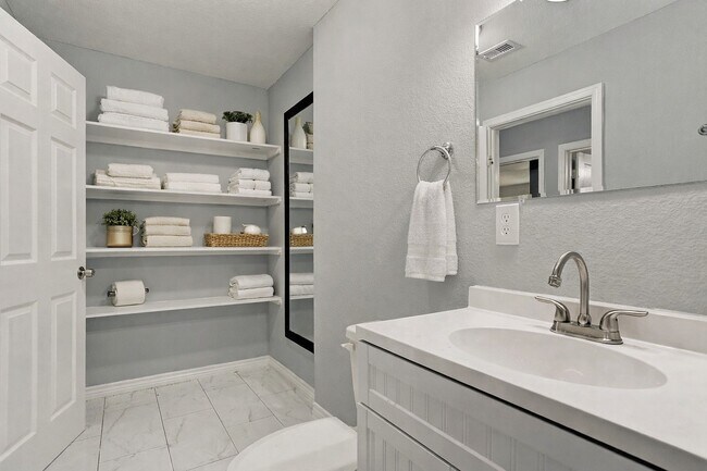 Building Photo - 4821 Brinkley St