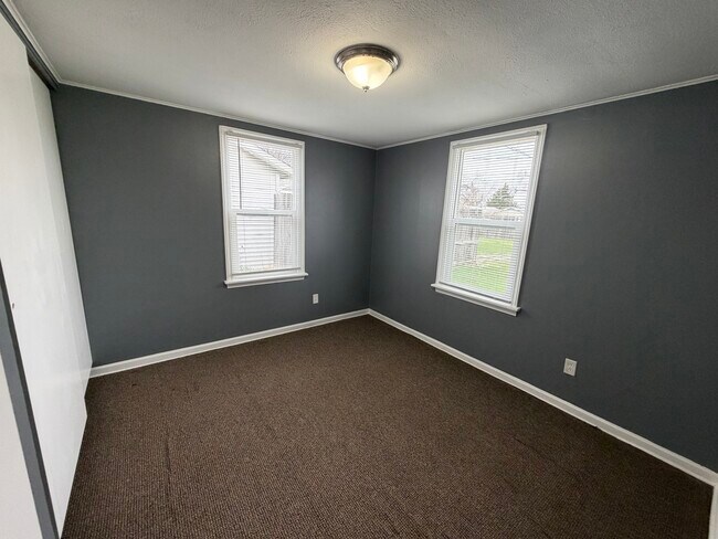 Building Photo - 535 15th Ave