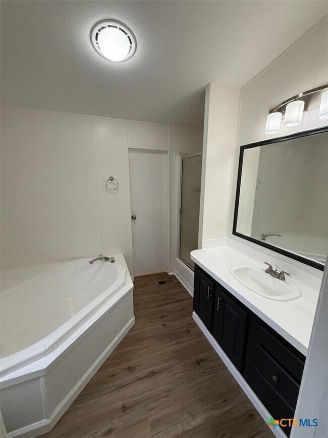 Building Photo - 532 Grandview Bend