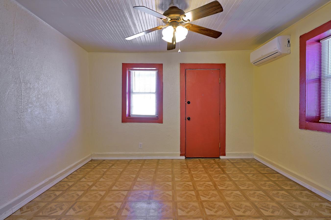 Building Photo - 1506 Edith Blvd NE