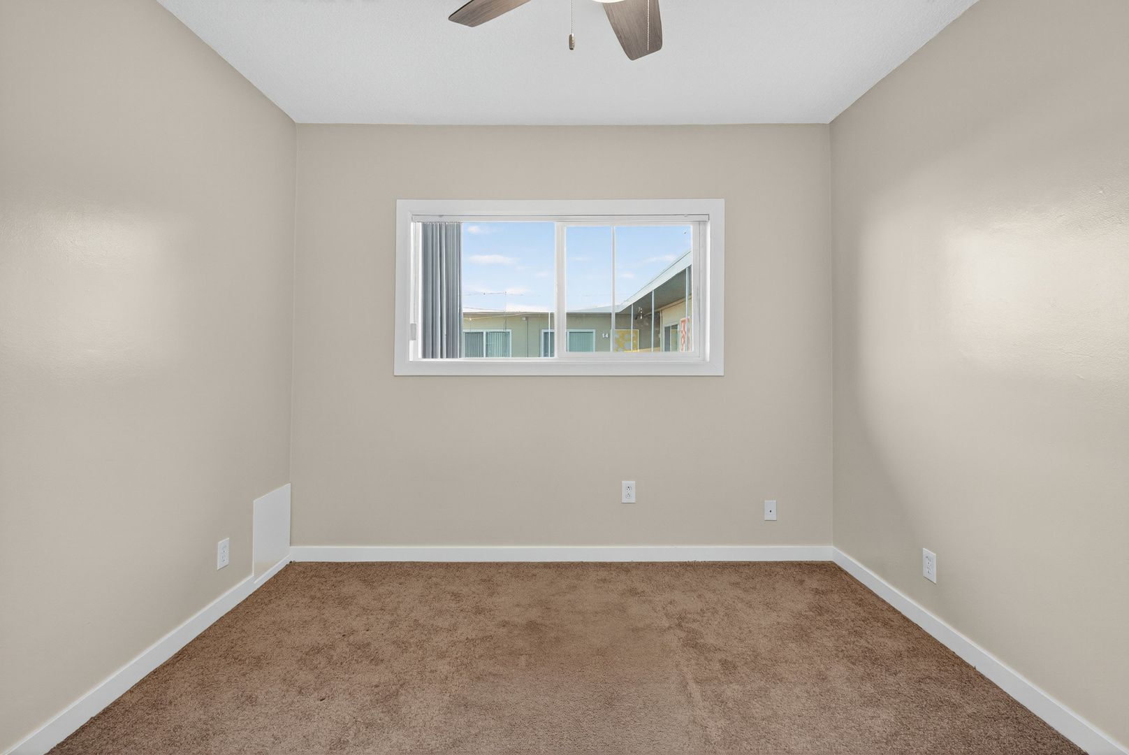 Building Photo - 210 E 29th St