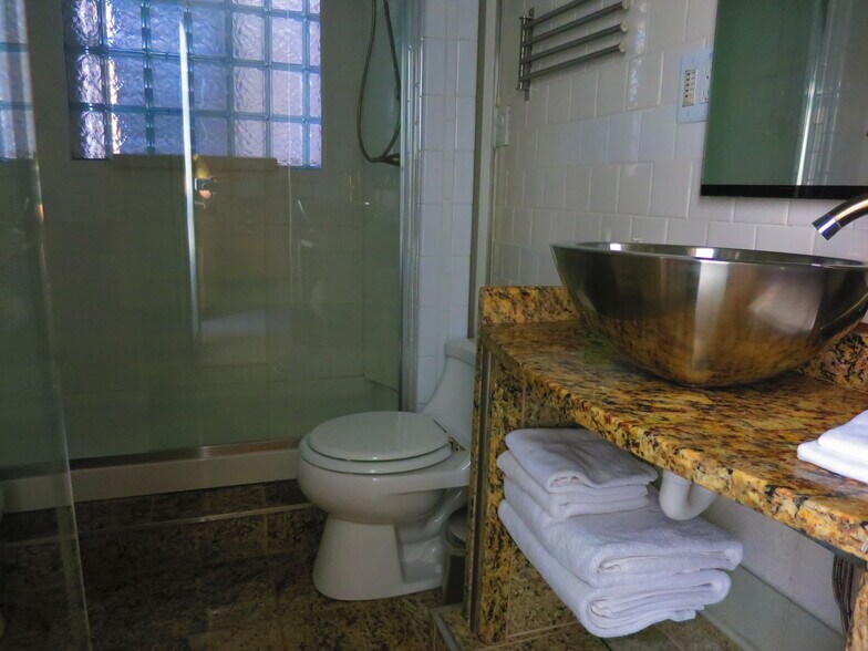 Building Photo - 1020 15th St