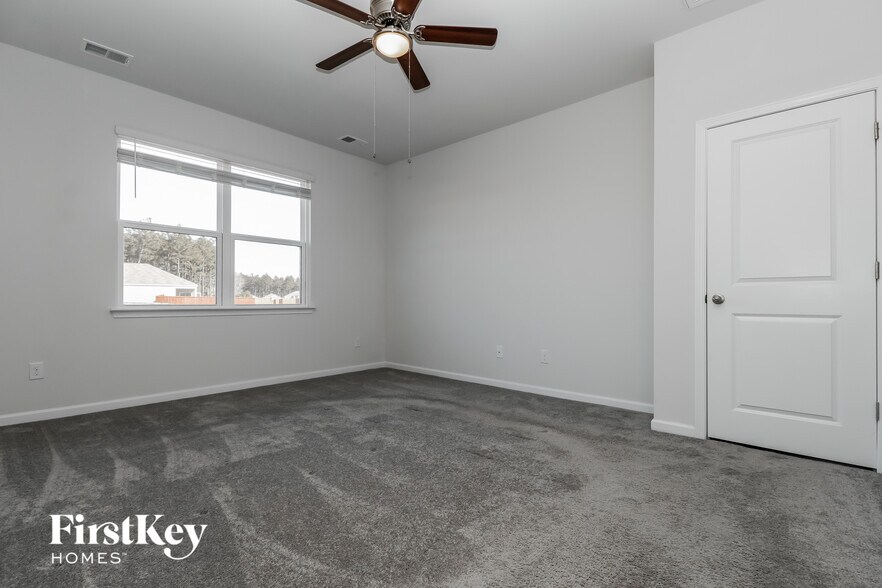 Building Photo - 407 Bering Ln