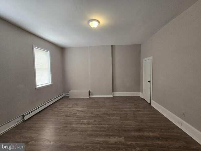 Primary Photo - 3047 Frankford Ave