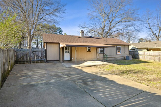Building Photo - 3BED/2BATH REMODELED