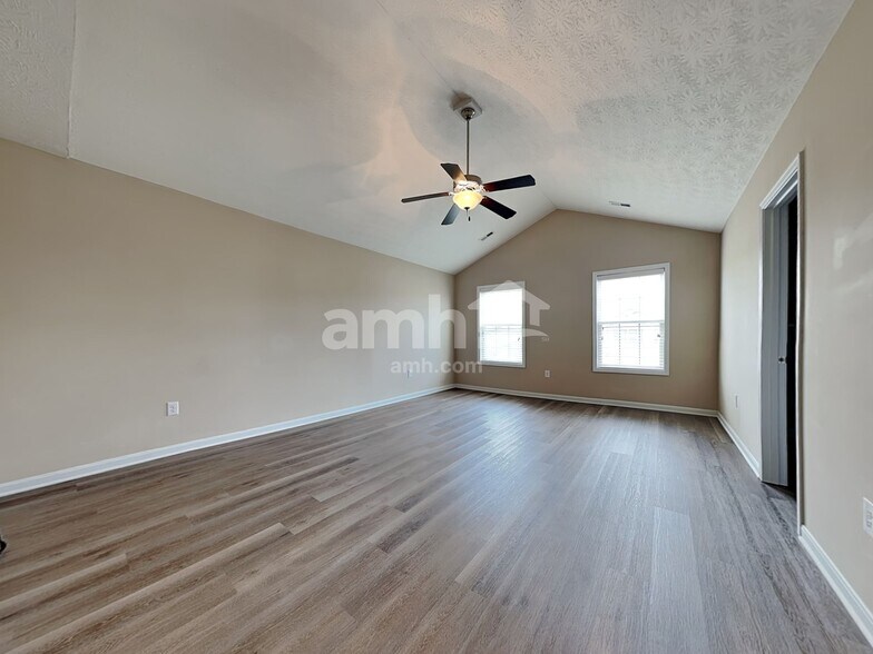 Building Photo - 310 Hennepin Dr