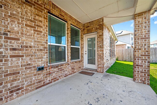 Building Photo - 29897 Dovetail Blf Ln