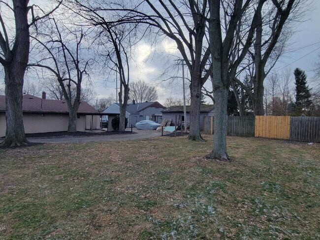 Building Photo - 3603 S Smithville Rd