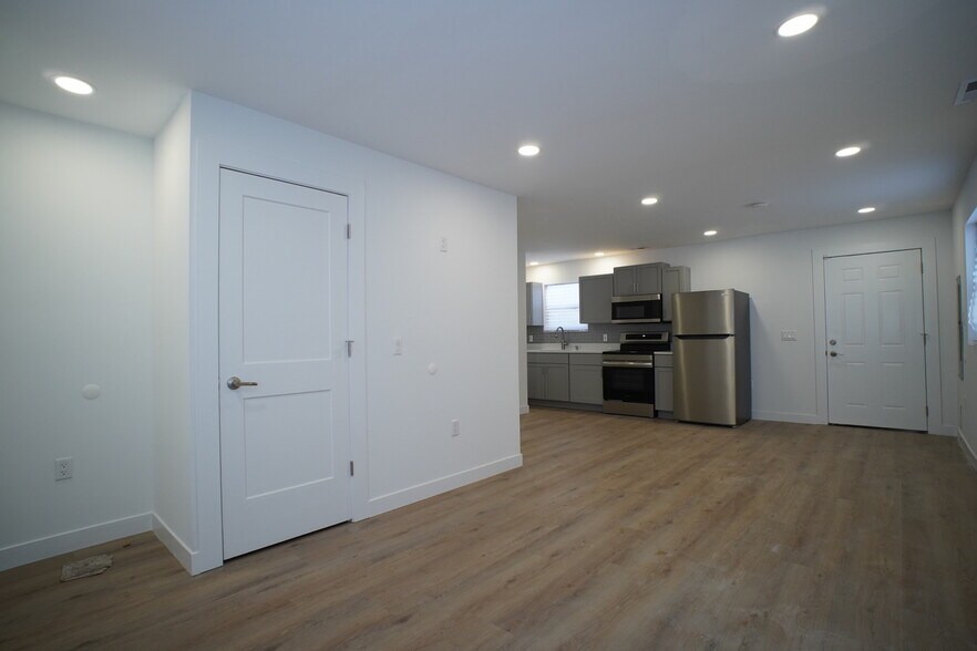 Building Photo - 1254 Idaho St