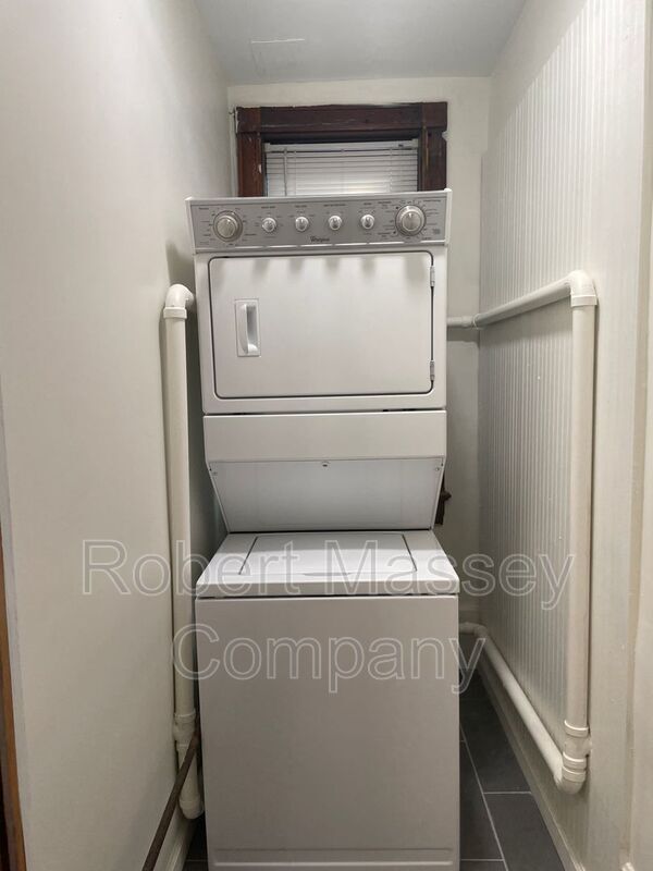 Building Photo - 2004 Cherokee Pkwy