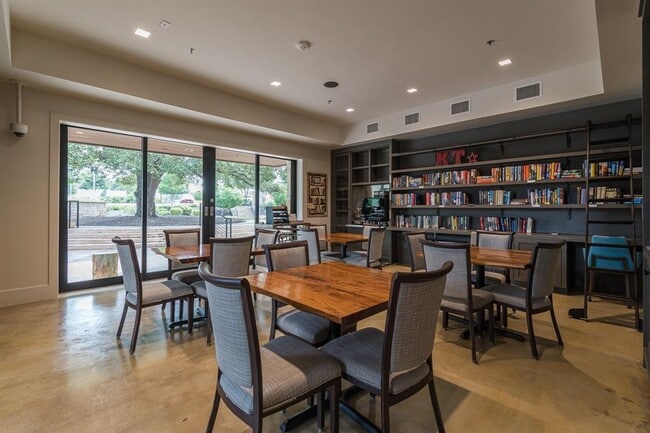 Building Photo - 105 Ace Ln