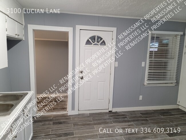 Building Photo - 3100 Lucian Ln