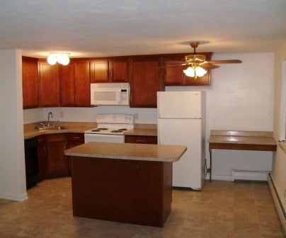 Building Photo - Islebrook Apartments