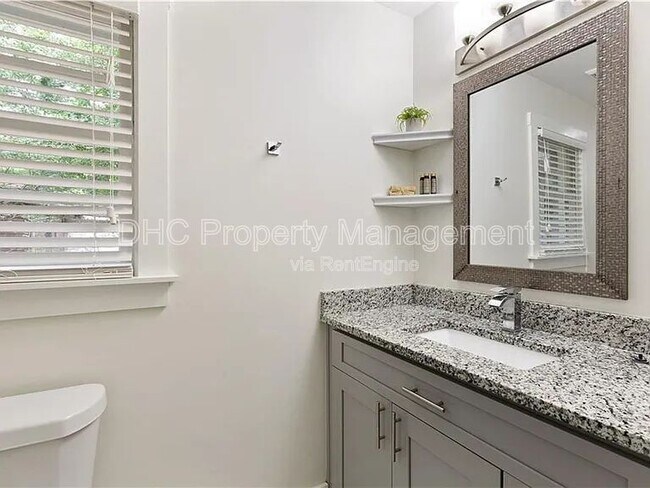 Building Photo - 2526 Brentwood Rd