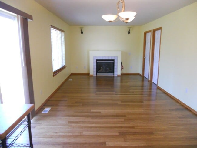 Building Photo - 20514 66th Dr NE