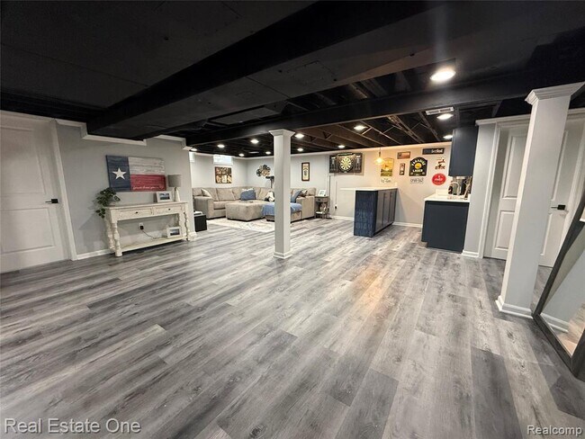 Building Photo - 290 Winry Dr