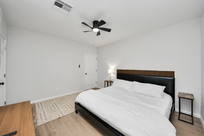 Building Photo - 2811 Winbern St