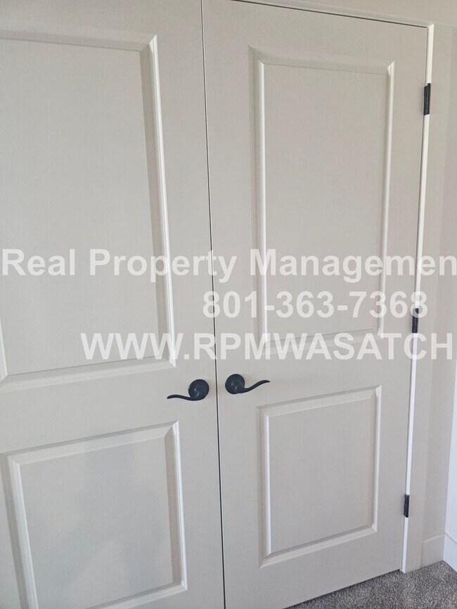 Building Photo - 738 N 160 E