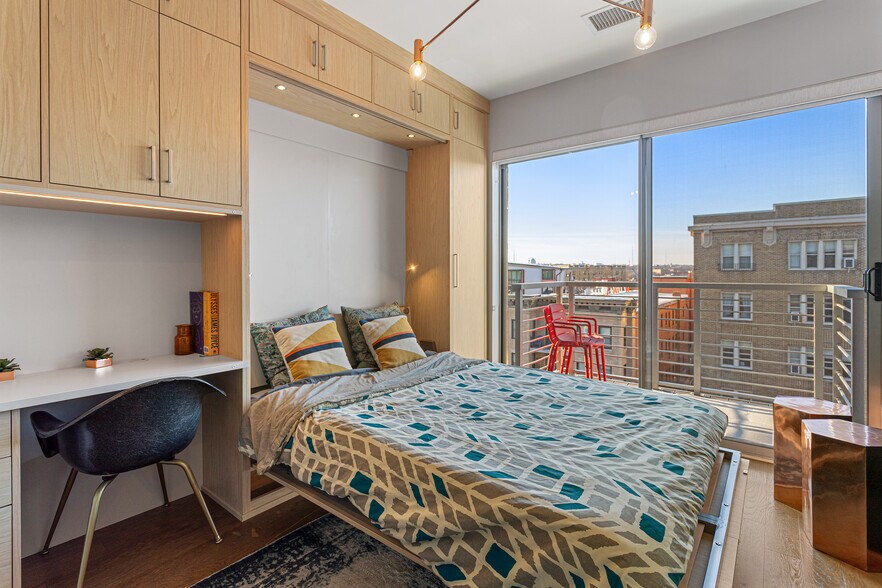 Building Photo - 2550 17th St NW