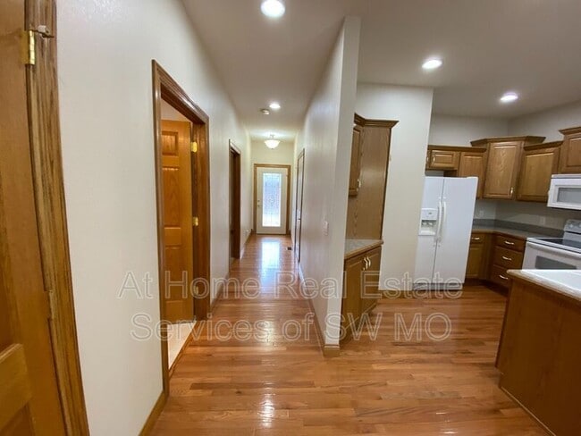 Building Photo - 5601 N 17th St